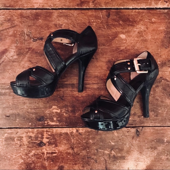 MICHAEL Michael Kors Shoes - ✨Michale Kors Black Strappy Heels 5.5✨